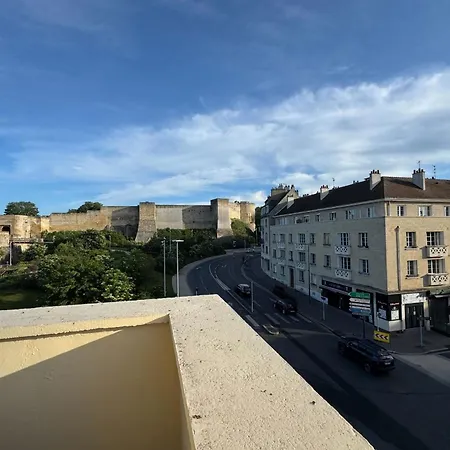 Family Near The Castle Of Apartment *