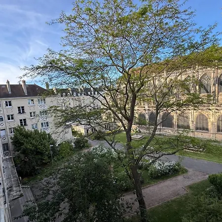 Apartment Family Near The Castle Of Caen